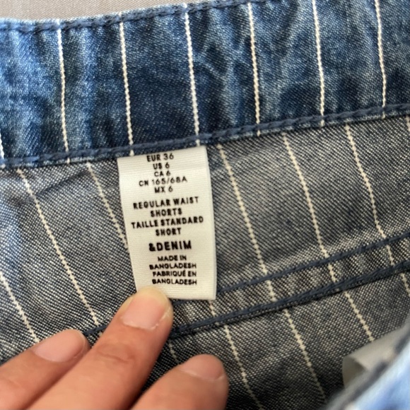&Denim Blue Pinstripe cuff denim Shorts US 6 - Picture 5 of 7